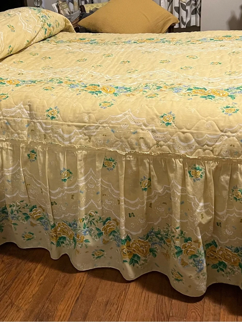 Vintage Used Floral Rhapsody Full Yellow Floral Quilt Bedspread